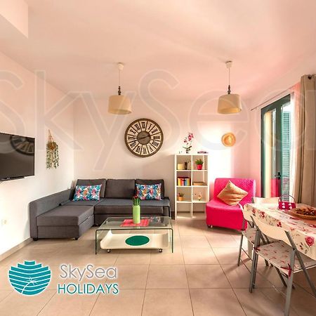Skysea Holidays City Center Suites Malaga Bagian luar foto