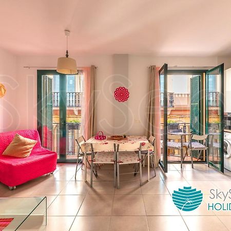 Skysea Holidays City Center Suites Malaga Bagian luar foto