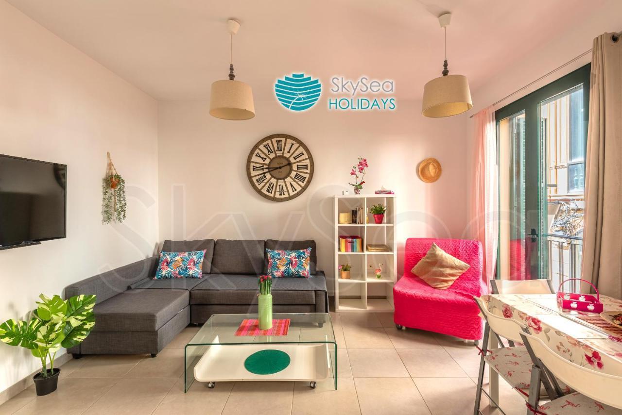 Skysea Holidays City Center Suites Malaga Bagian luar foto
