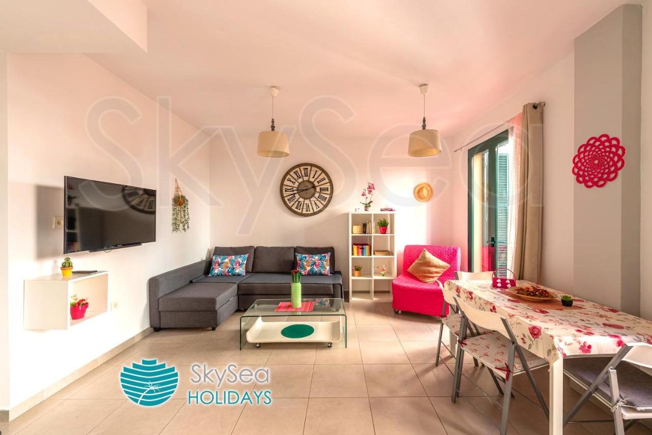 Skysea Holidays City Center Suites Malaga Bagian luar foto