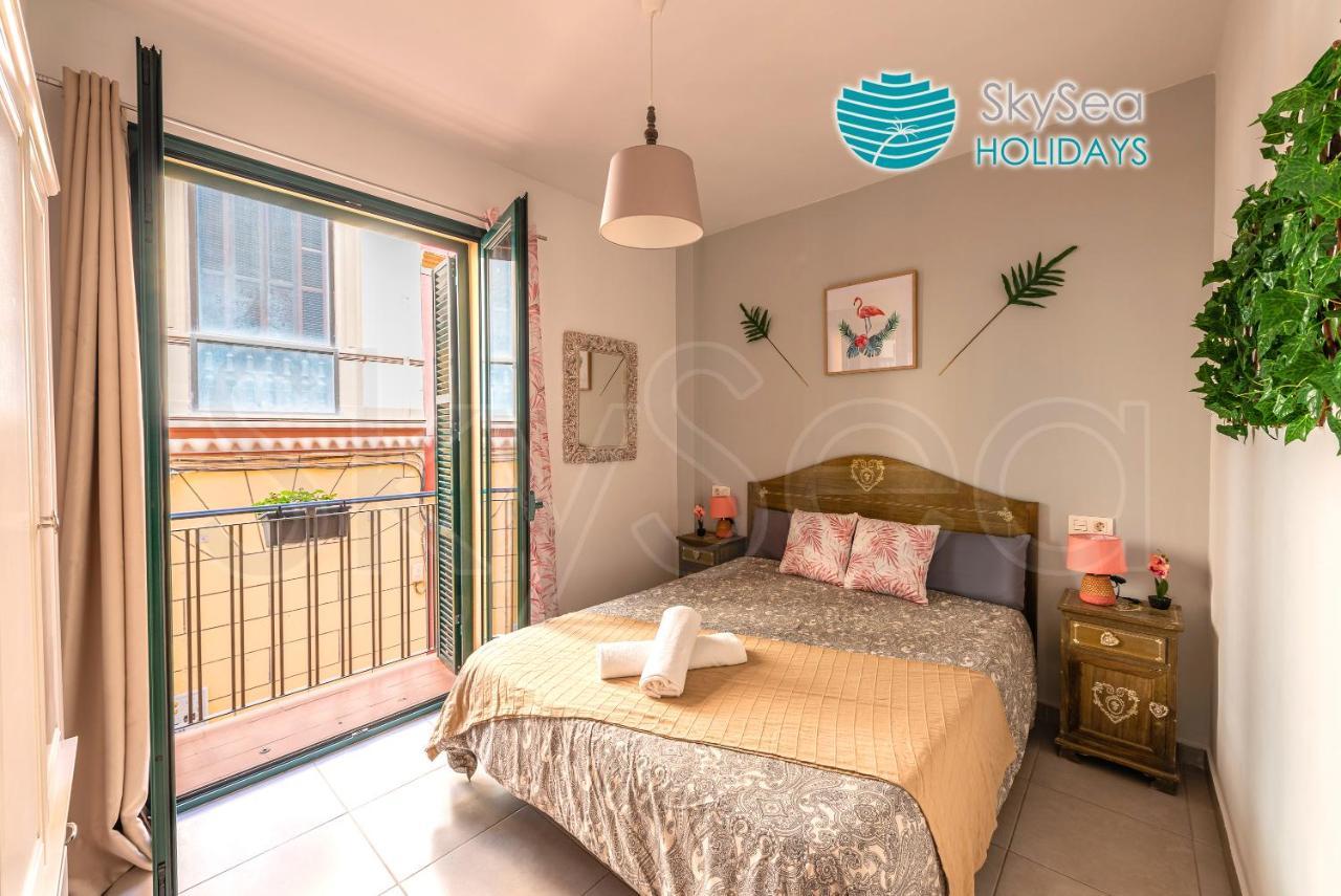 Skysea Holidays City Center Suites Malaga Bagian luar foto