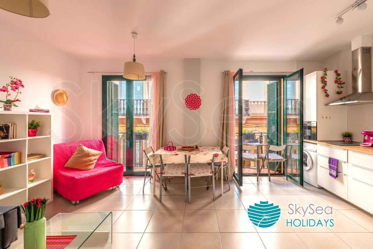 Skysea Holidays City Center Suites Malaga Bagian luar foto