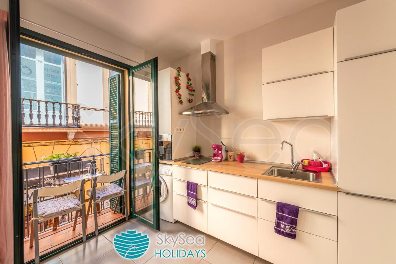 Skysea Holidays City Center Suites Malaga Bagian luar foto
