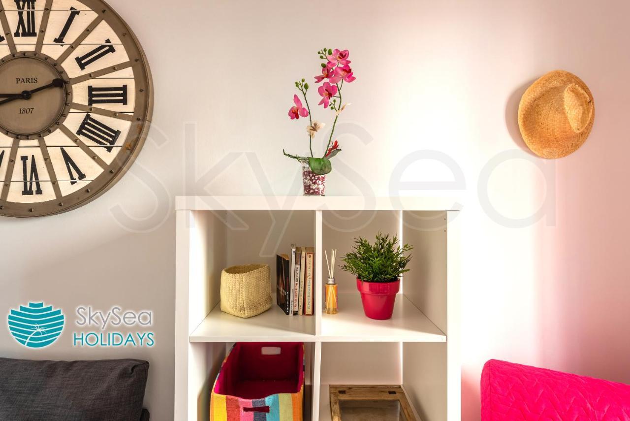 Skysea Holidays City Center Suites Malaga Bagian luar foto