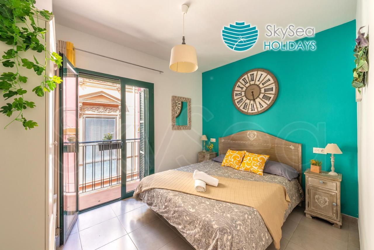 Skysea Holidays City Center Suites Malaga Bagian luar foto