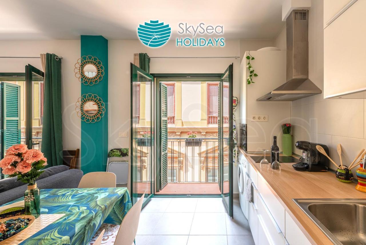 Skysea Holidays City Center Suites Malaga Bagian luar foto