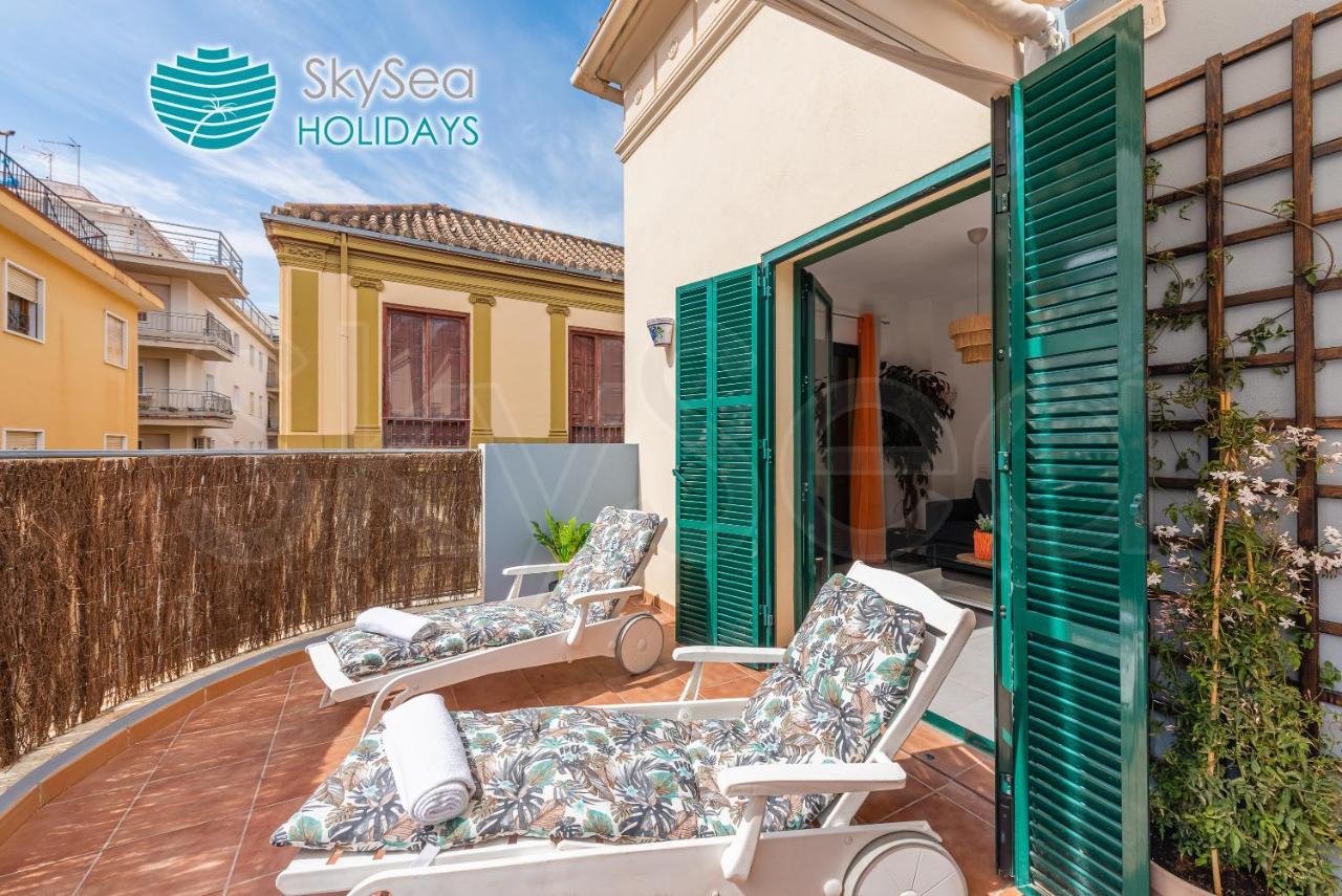 Skysea Holidays City Center Suites Malaga Bagian luar foto