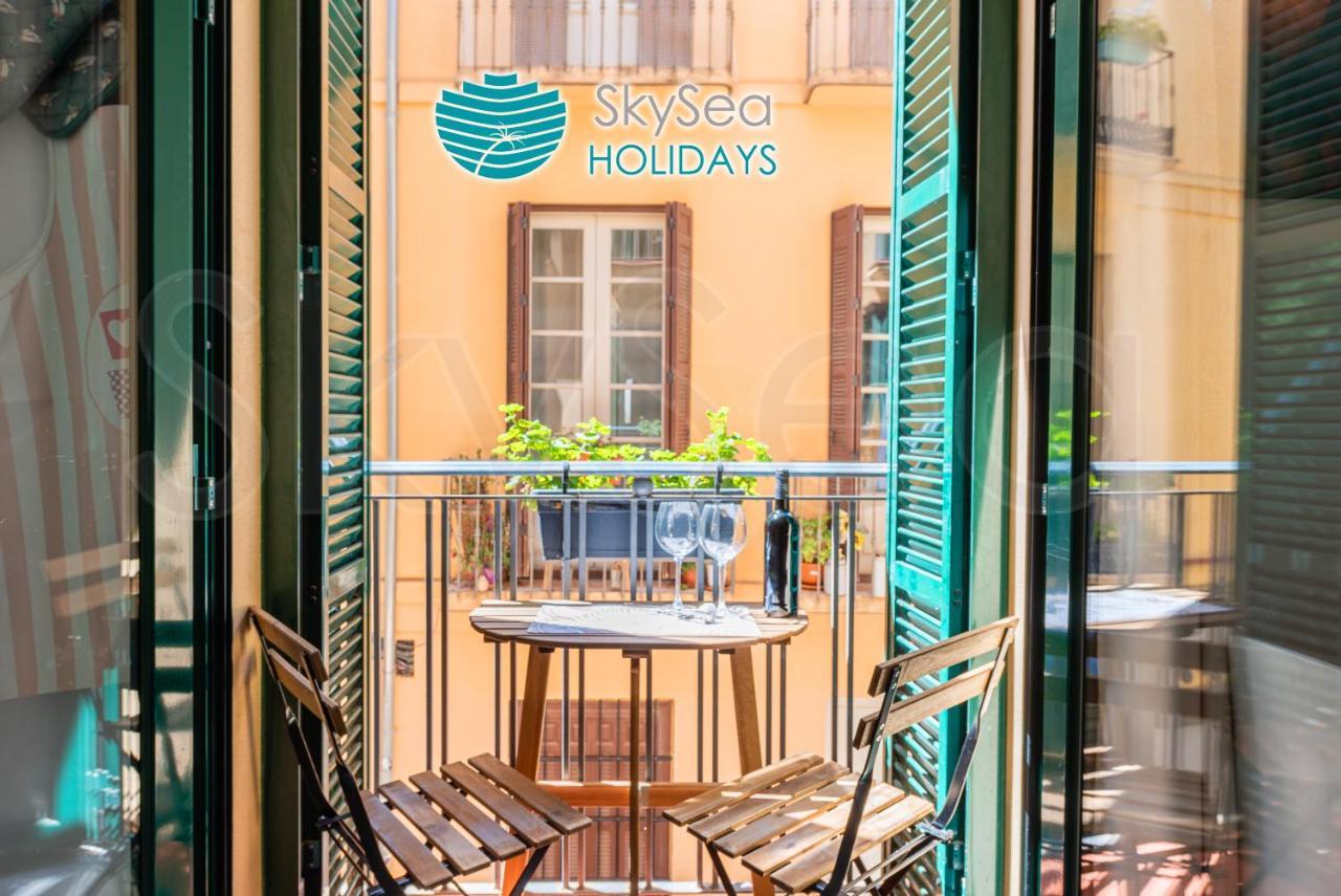 Skysea Holidays City Center Suites Malaga Bagian luar foto