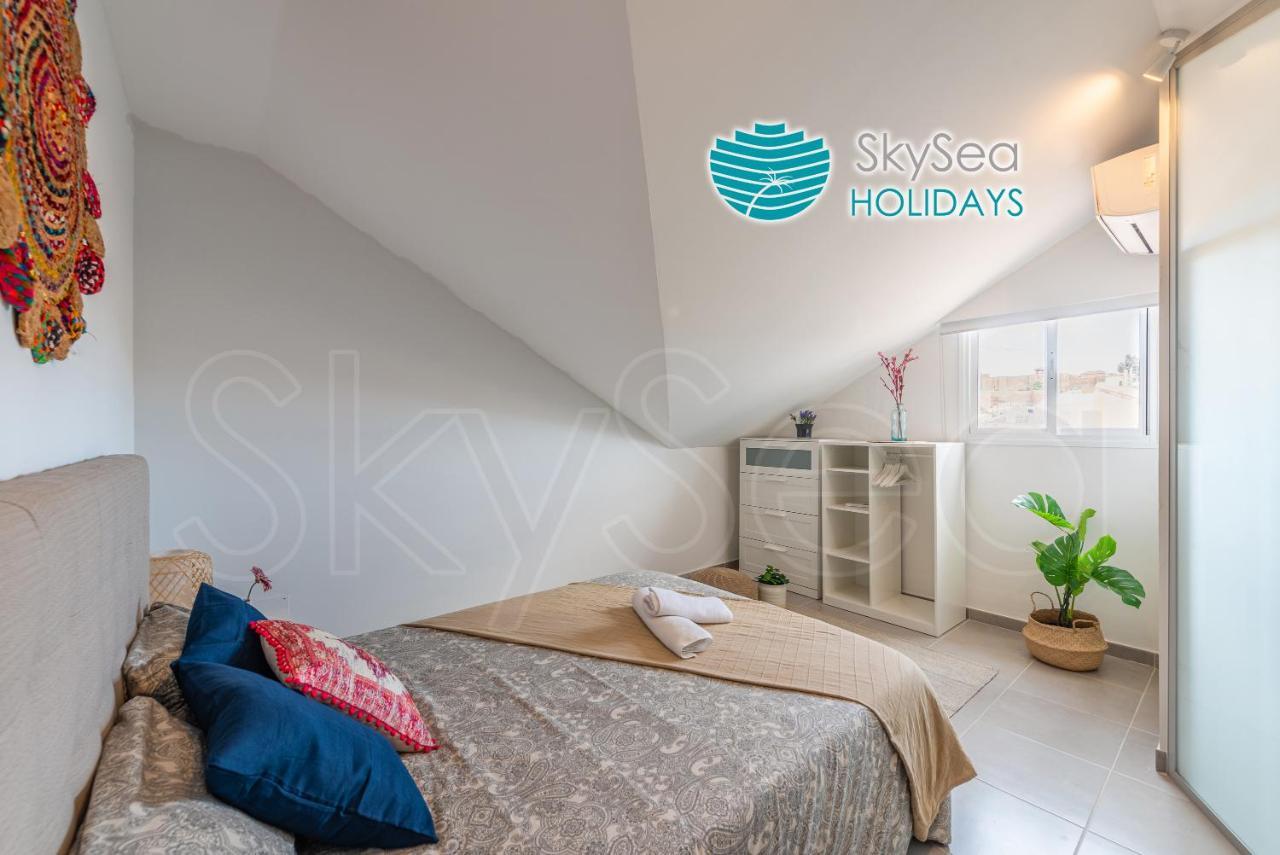 Skysea Holidays City Center Suites Malaga Bagian luar foto