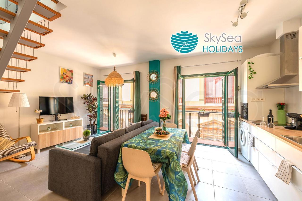 Skysea Holidays City Center Suites Malaga Bagian luar foto