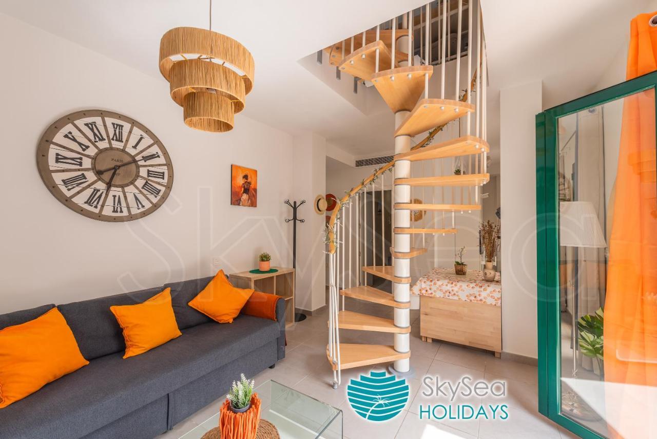 Skysea Holidays City Center Suites Malaga Bagian luar foto