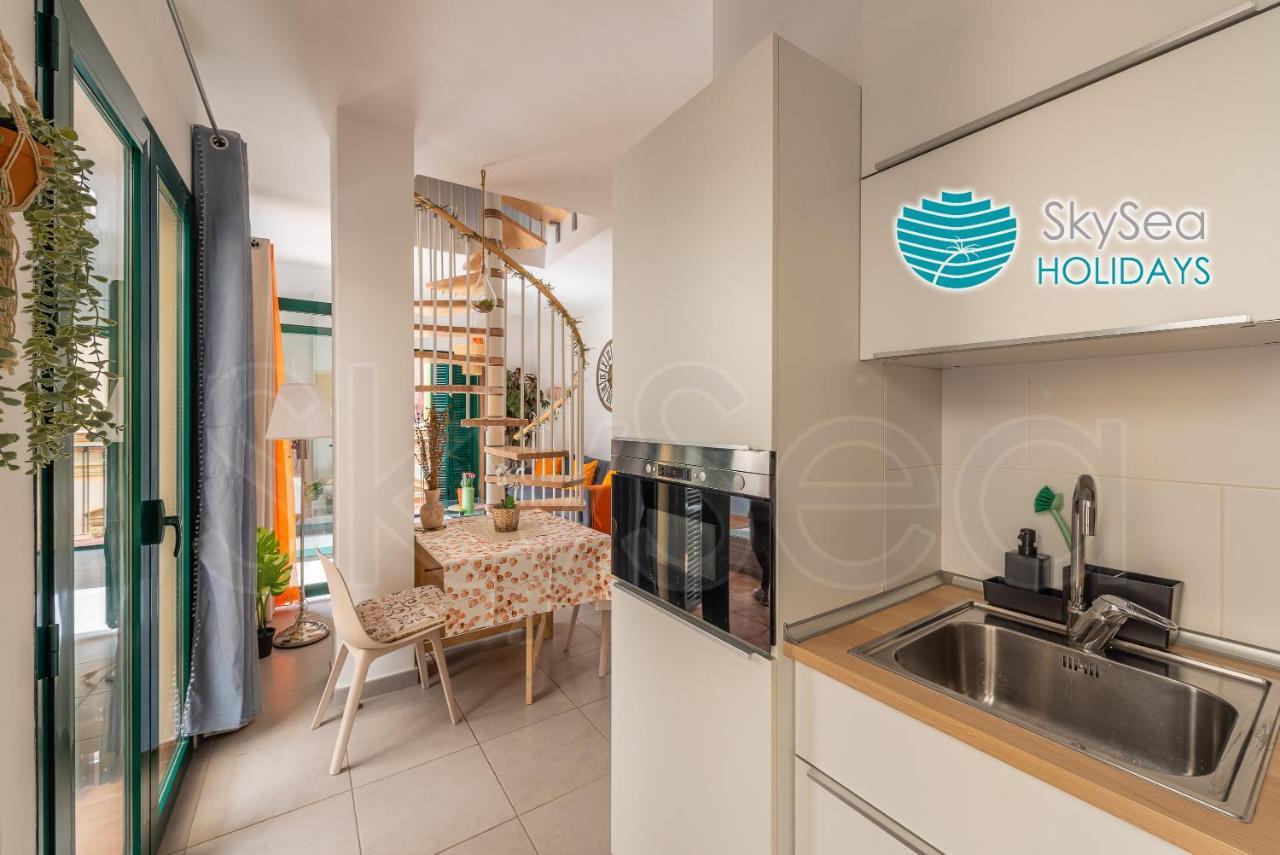 Skysea Holidays City Center Suites Malaga Bagian luar foto