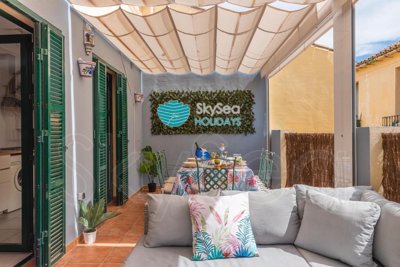 Skysea Holidays City Center Suites Malaga Bagian luar foto