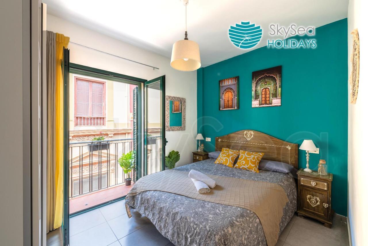Skysea Holidays City Center Suites Malaga Bagian luar foto