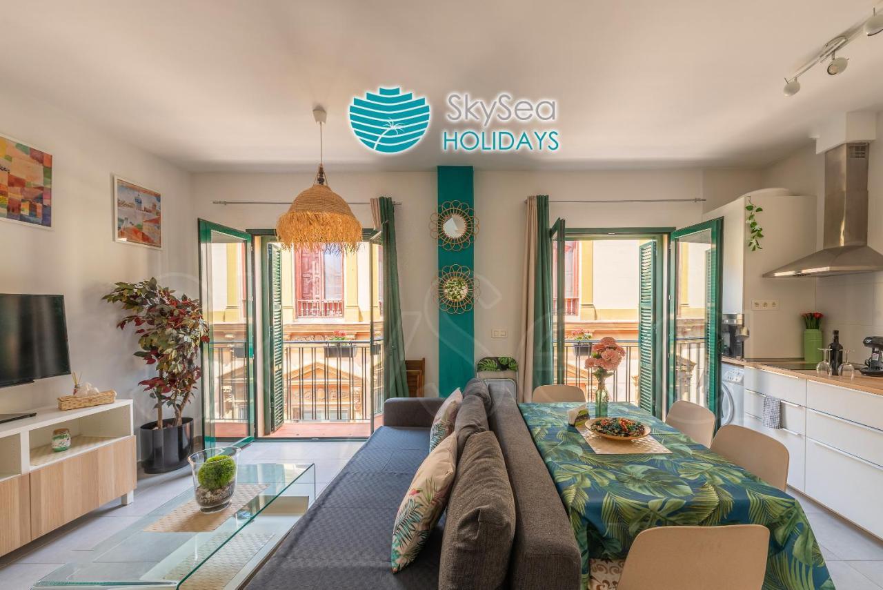 Skysea Holidays City Center Suites Malaga Bagian luar foto