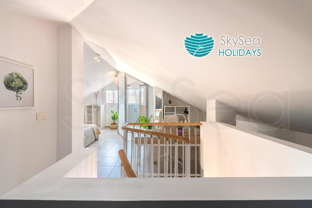 Skysea Holidays City Center Suites Malaga Bagian luar foto