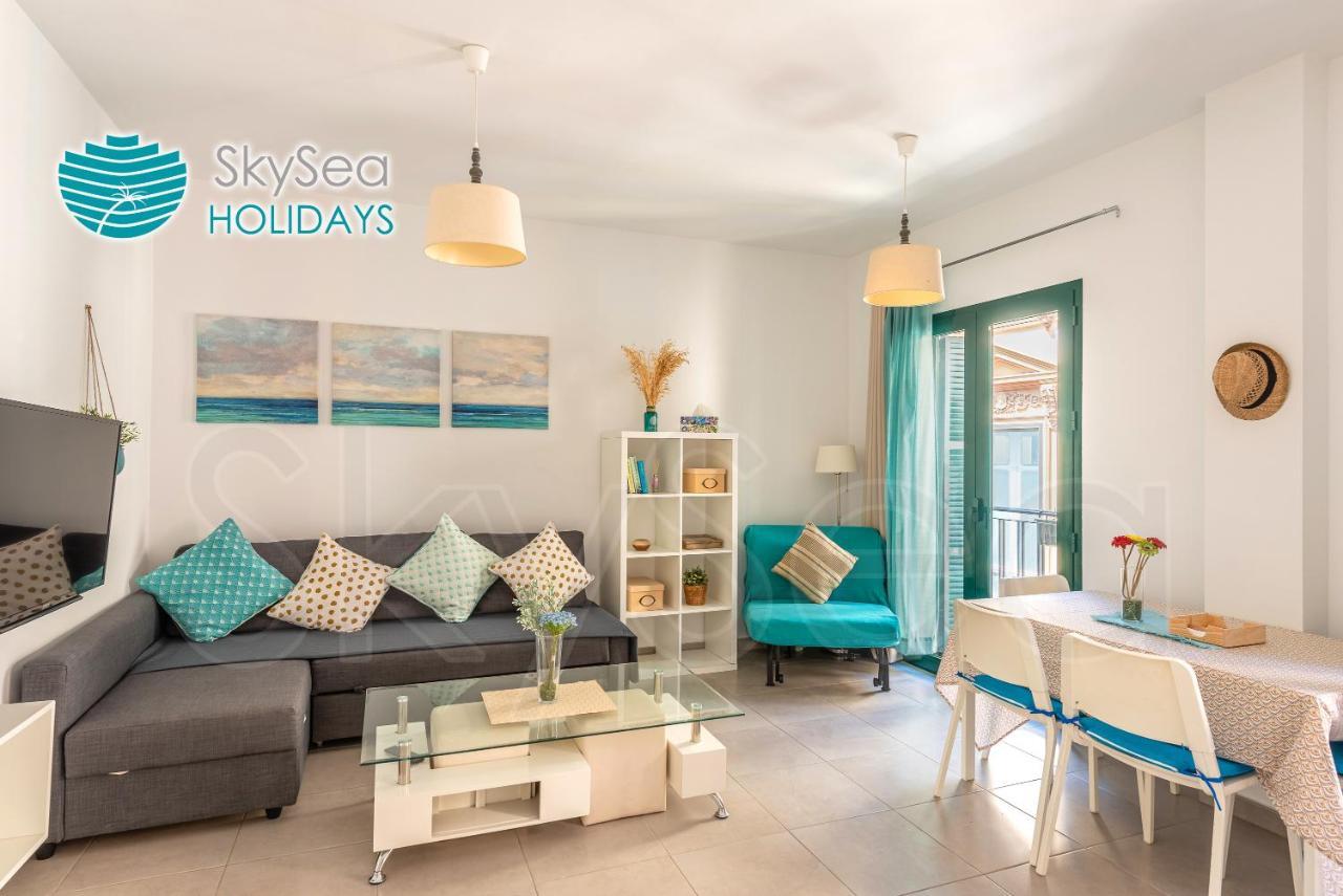 Skysea Holidays City Center Suites Malaga Bagian luar foto