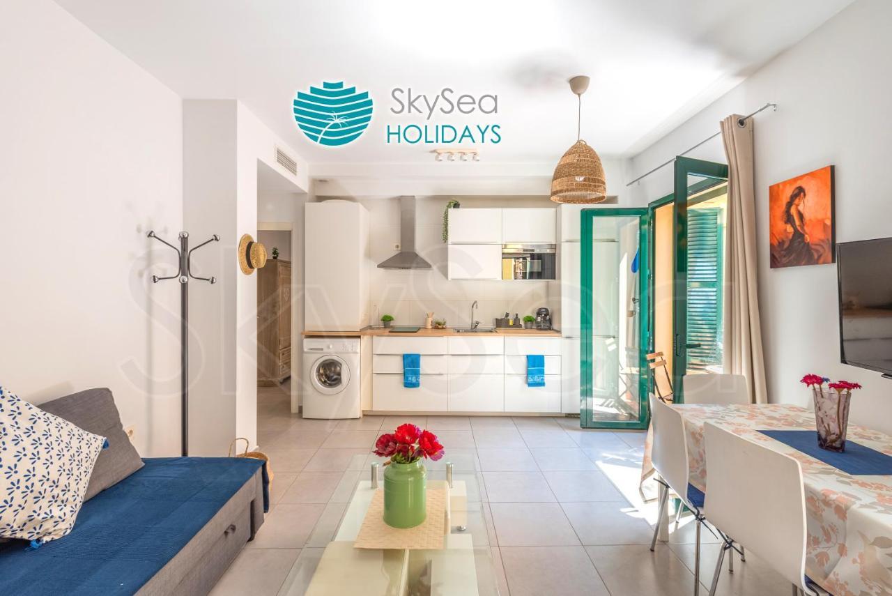 Skysea Holidays City Center Suites Malaga Bagian luar foto