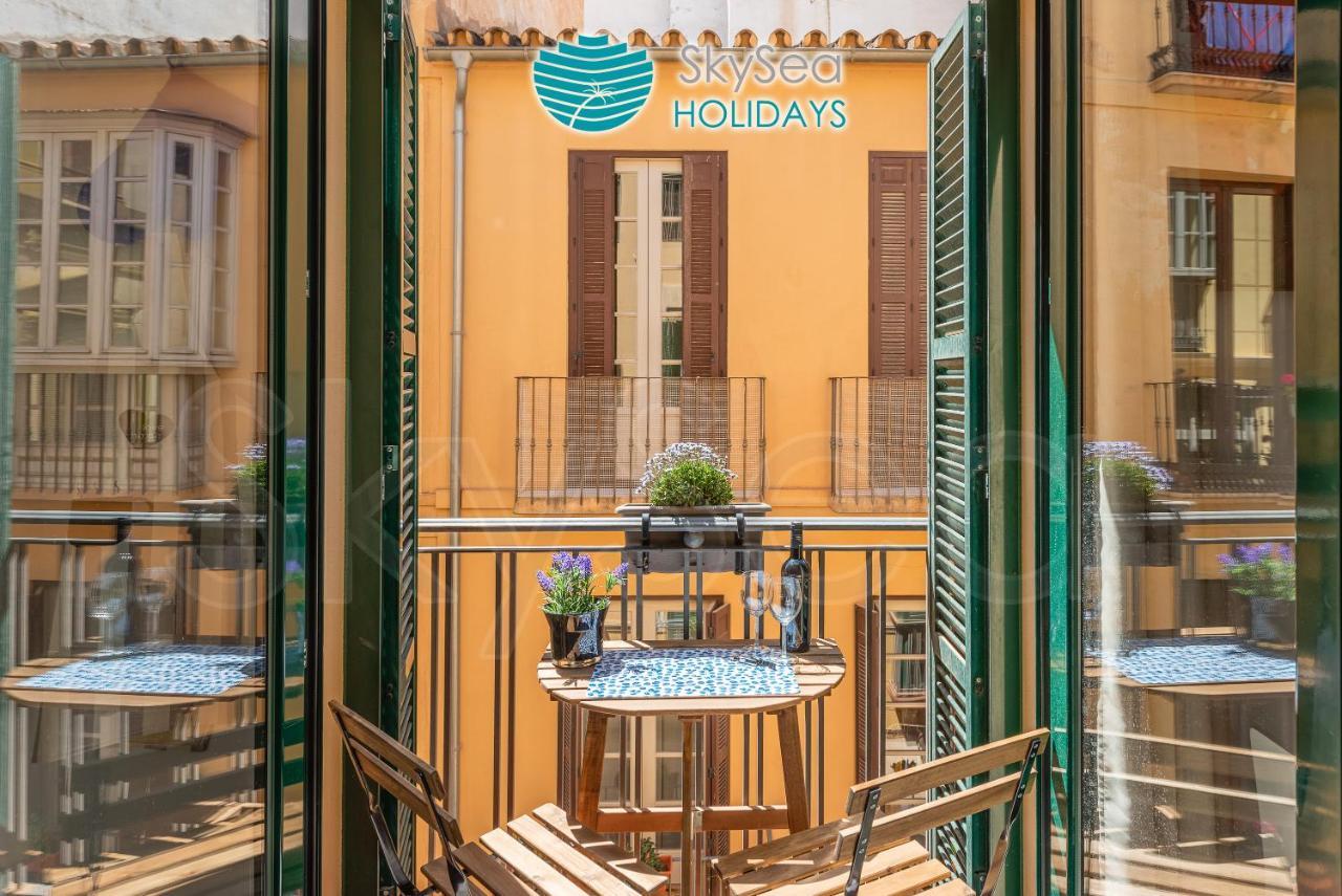 Skysea Holidays City Center Suites Malaga Bagian luar foto