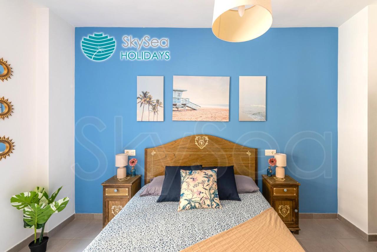 Skysea Holidays City Center Suites Malaga Bagian luar foto